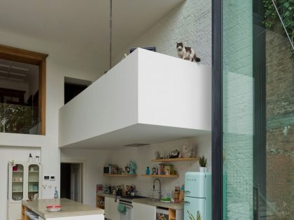 An Old Townhouse Turned into a Luminous and Flexible Modern Home in Antwerp by Sculp[IT] (7)