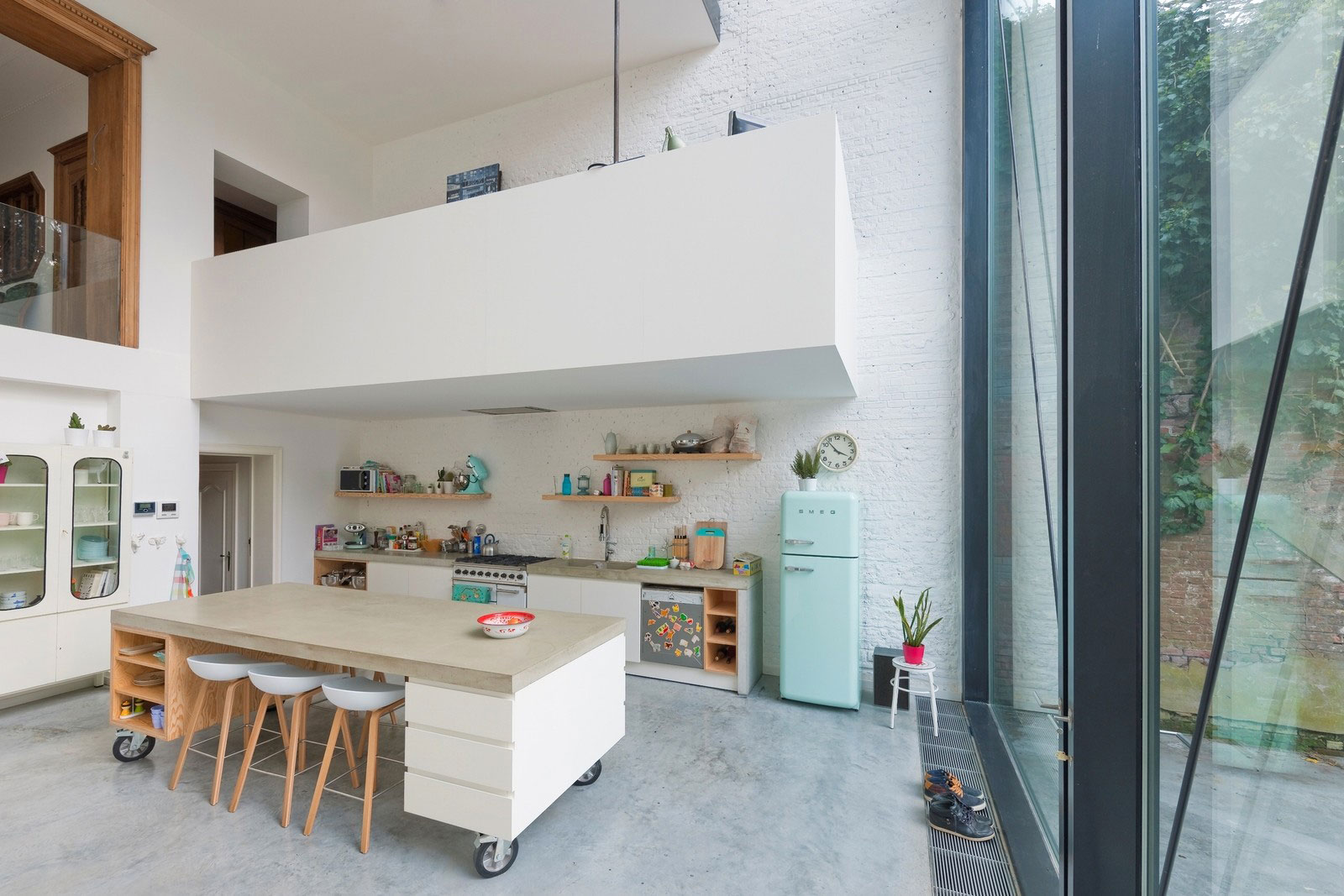 An Old Townhouse Turned into a Luminous and Flexible Modern Home in Antwerp by Sculp[IT] (8)