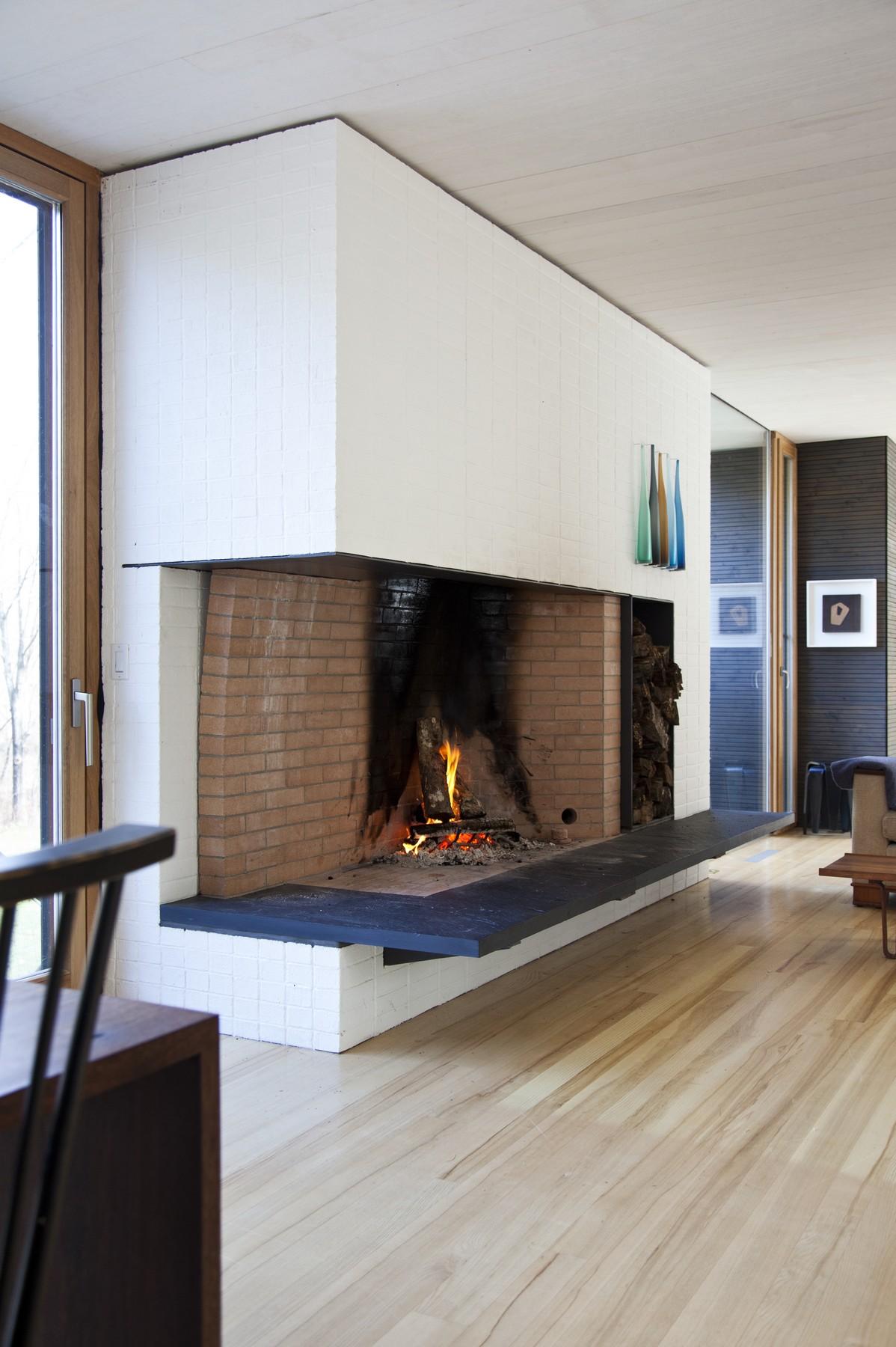 An Old Train Station Turned into an Elegant Contemporary Home in Rural Connecticut by Gray Organschi Architecture (15)