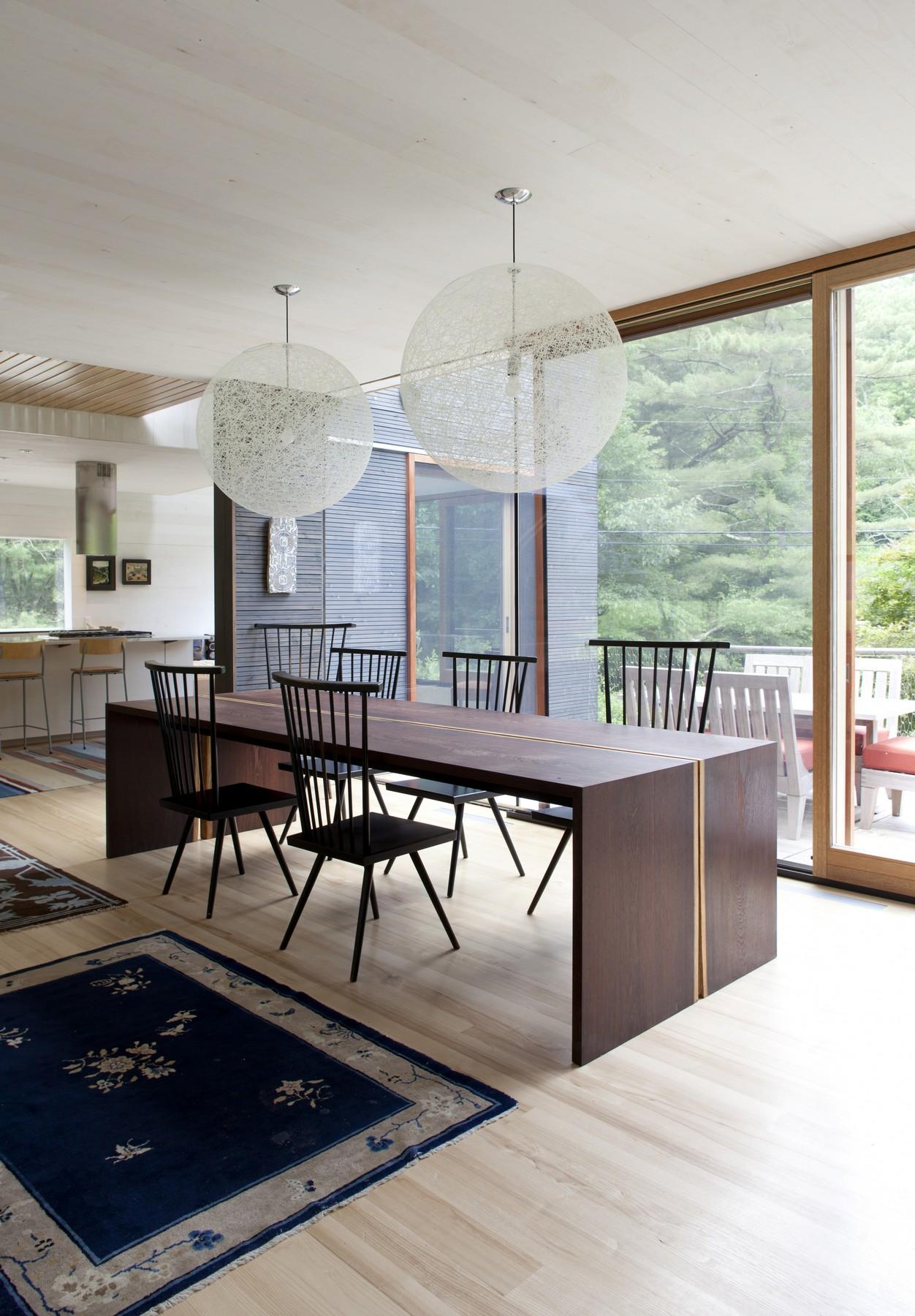 An Old Train Station Turned into an Elegant Contemporary Home in Rural Connecticut by Gray Organschi Architecture (17)