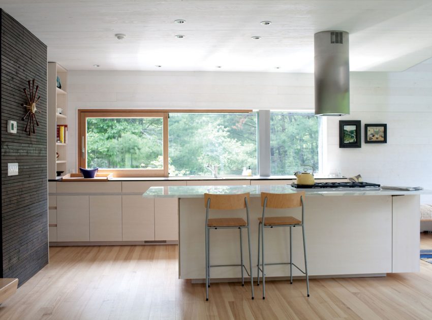 An Old Train Station Turned into an Elegant Contemporary Home in Rural Connecticut by Gray Organschi Architecture (19)