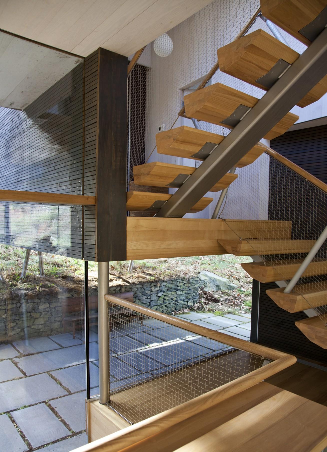 An Old Train Station Turned into an Elegant Contemporary Home in Rural Connecticut by Gray Organschi Architecture (23)