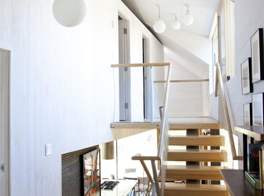 An Old Train Station Turned into an Elegant Contemporary Home in Rural Connecticut by Gray Organschi Architecture (24)