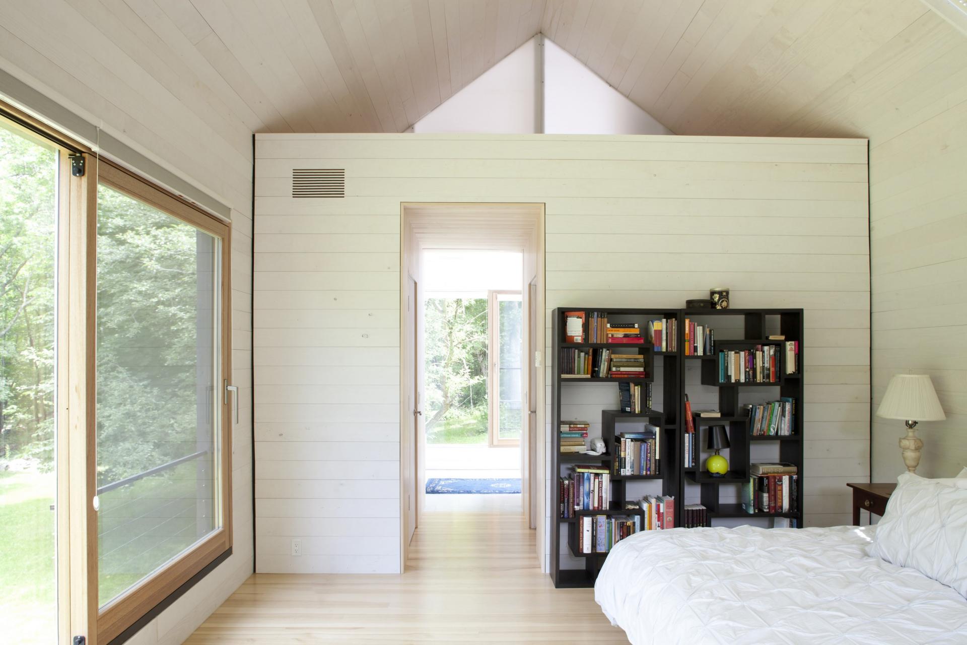 An Old Train Station Turned into an Elegant Contemporary Home in Rural Connecticut by Gray Organschi Architecture (27)