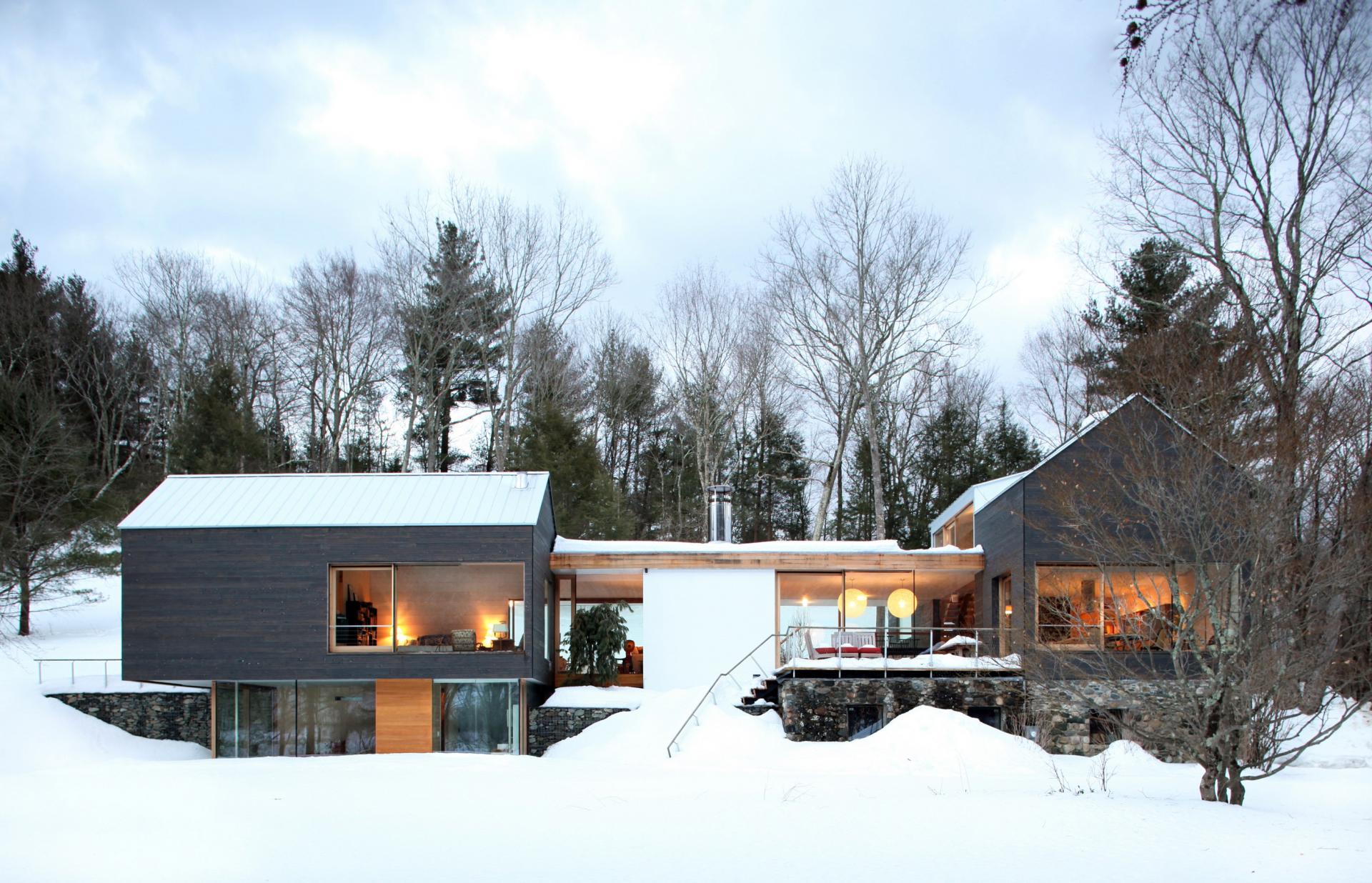 An Old Train Station Turned into an Elegant Contemporary Home in Rural Connecticut by Gray Organschi Architecture (3)