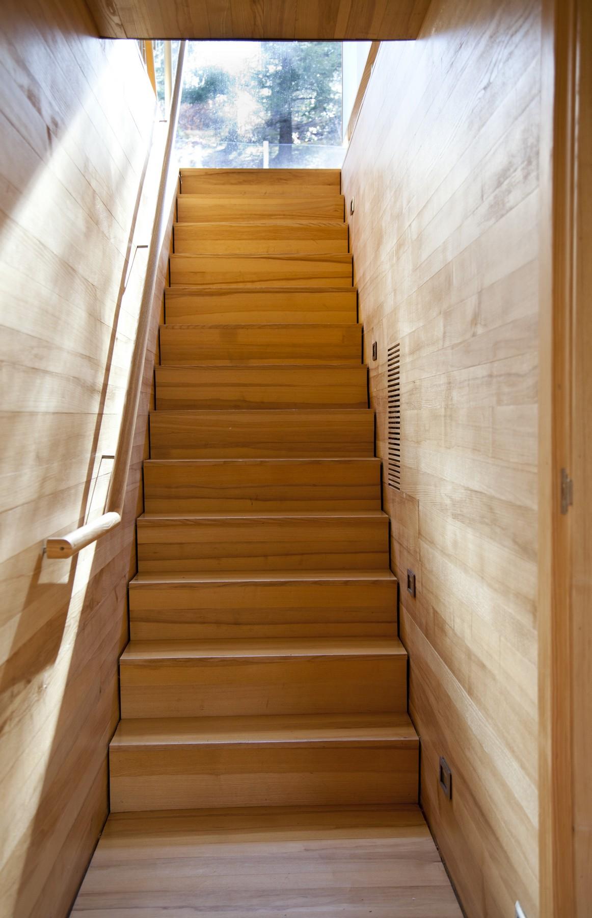 An Old Train Station Turned into an Elegant Contemporary Home in Rural Connecticut by Gray Organschi Architecture (35)