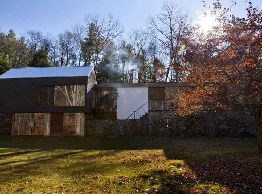 An Old Train Station Turned into an Elegant Contemporary Home in Rural Connecticut by Gray Organschi Architecture (5)