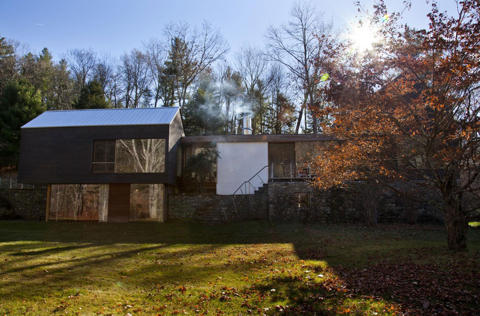 An Old Train Station Turned into an Elegant Contemporary Home in Rural Connecticut by Gray Organschi Architecture (5)