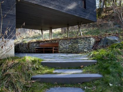 An Old Train Station Turned into an Elegant Contemporary Home in Rural Connecticut by Gray Organschi Architecture (6)