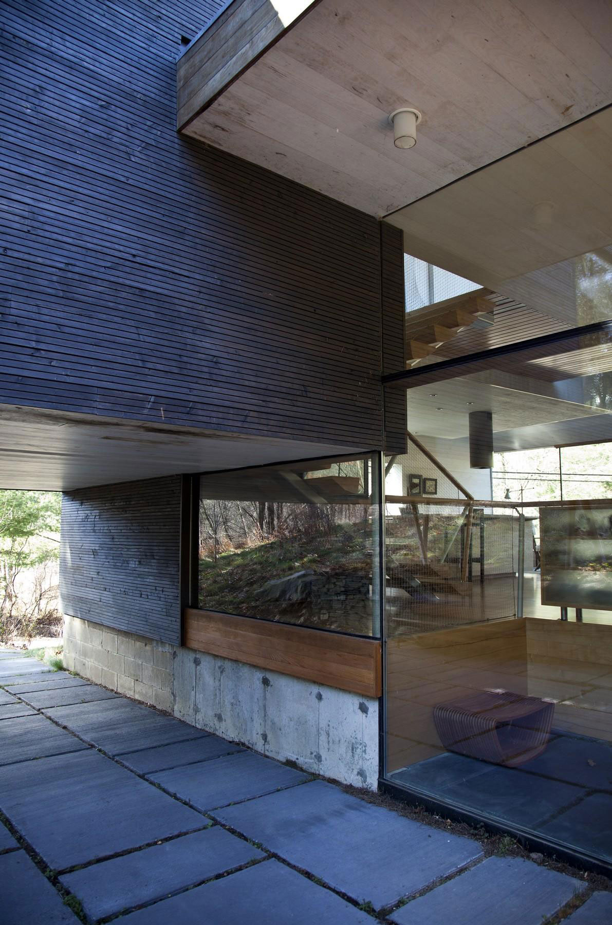 An Old Train Station Turned into an Elegant Contemporary Home in Rural Connecticut by Gray Organschi Architecture (8)