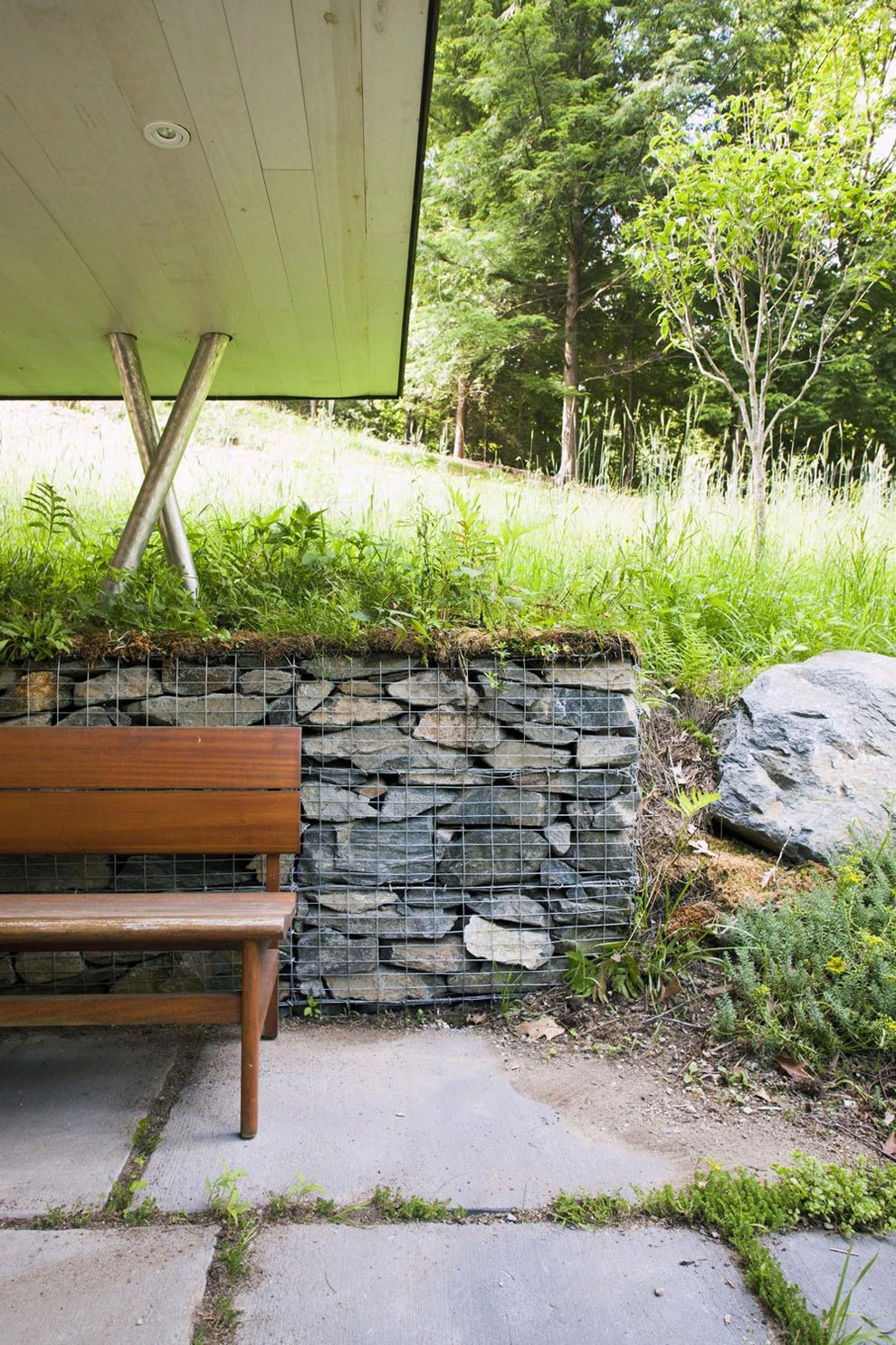 An Old Train Station Turned into an Elegant Contemporary Home in Rural Connecticut by Gray Organschi Architecture (9)