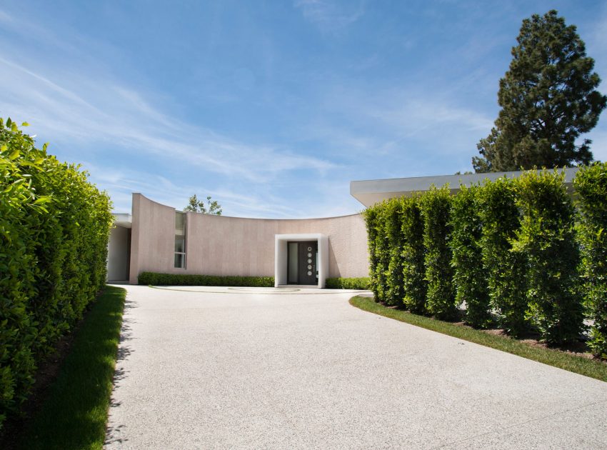 An Open and Airy Contemporary Home with Luminous Interiors in Beverly Hills by Dennis Gibbens Architects (5)