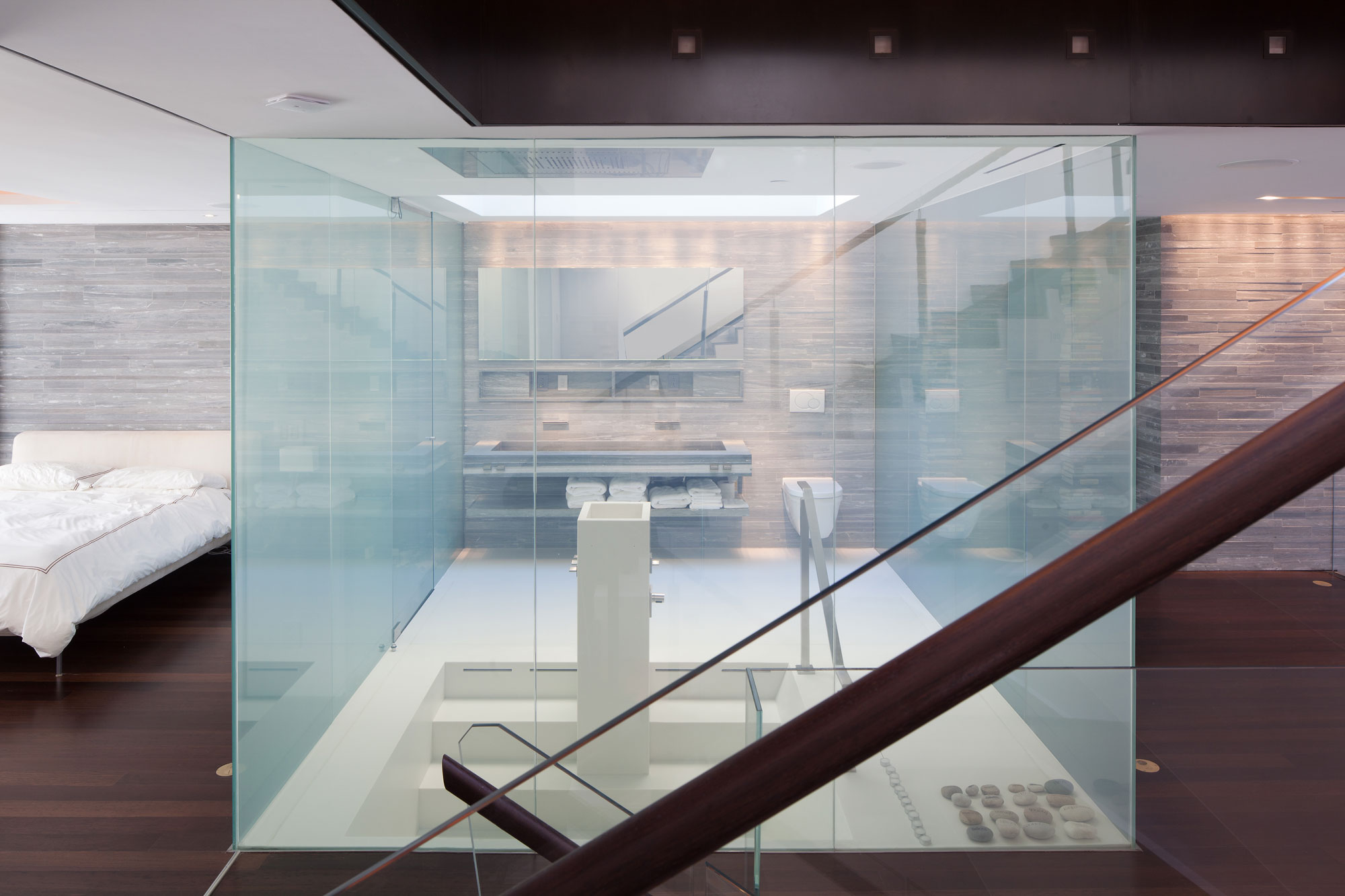 Luxury Modern Penthouse with Spaces Full of Natural Light for a Single Owner by Turett Collaborative Architects (10)