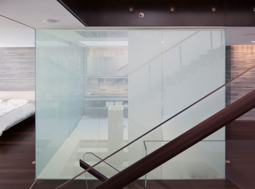 Luxury Modern Penthouse with Spaces Full of Natural Light for a Single Owner by Turett Collaborative Architects (11)