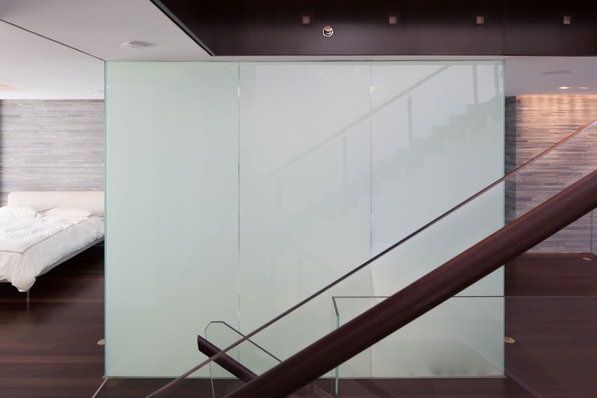 Luxury Modern Penthouse with Spaces Full of Natural Light for a Single Owner by Turett Collaborative Architects (12)