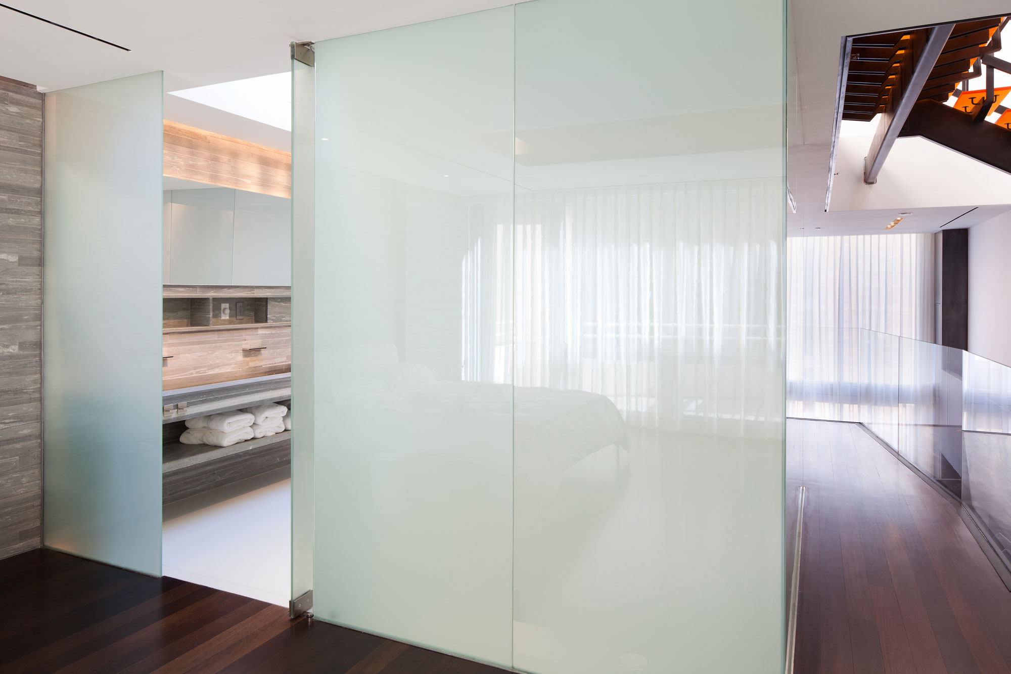 Luxury Modern Penthouse with Spaces Full of Natural Light for a Single Owner by Turett Collaborative Architects (14)