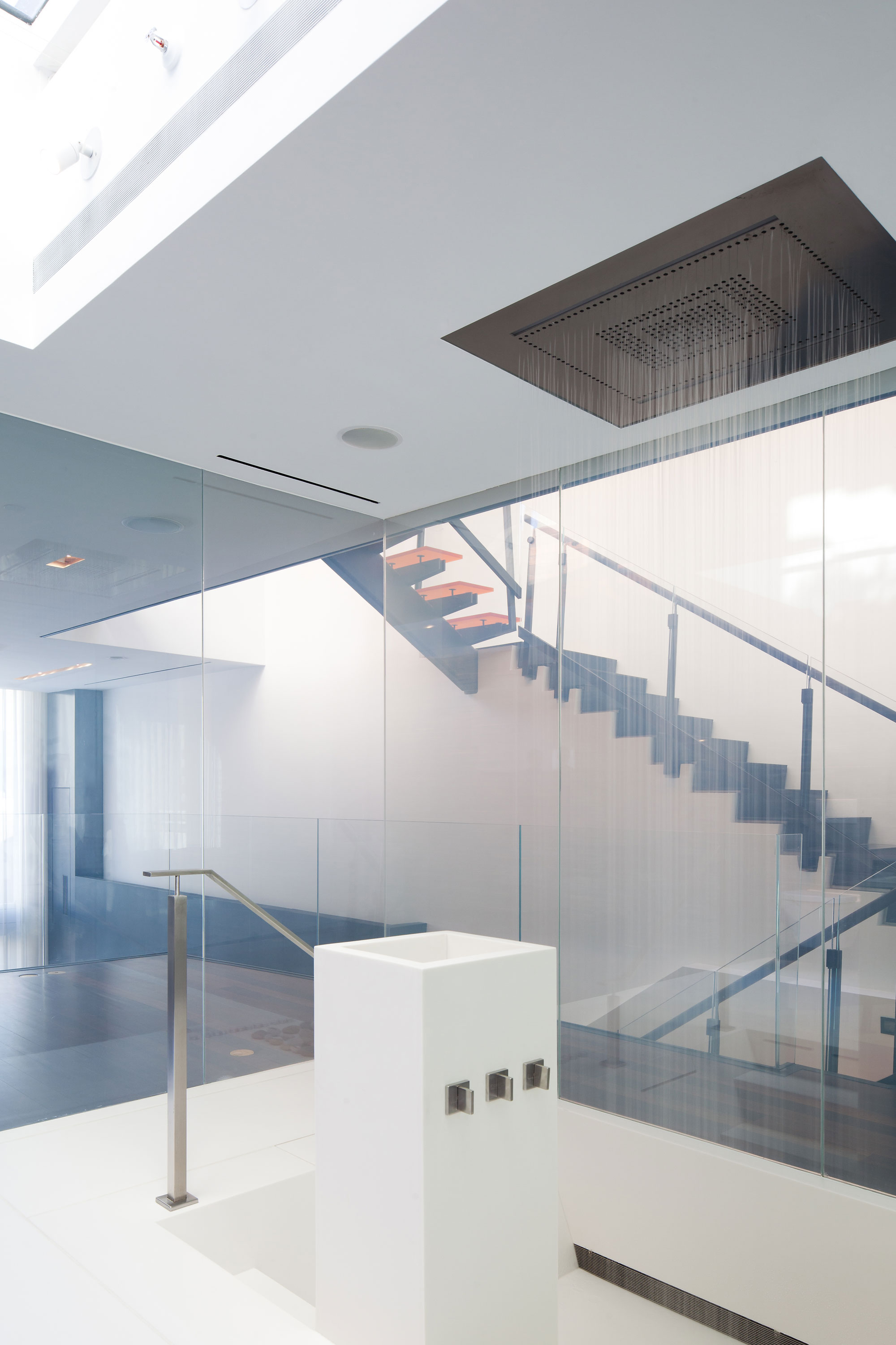 Luxury Modern Penthouse with Spaces Full of Natural Light for a Single Owner by Turett Collaborative Architects (16)