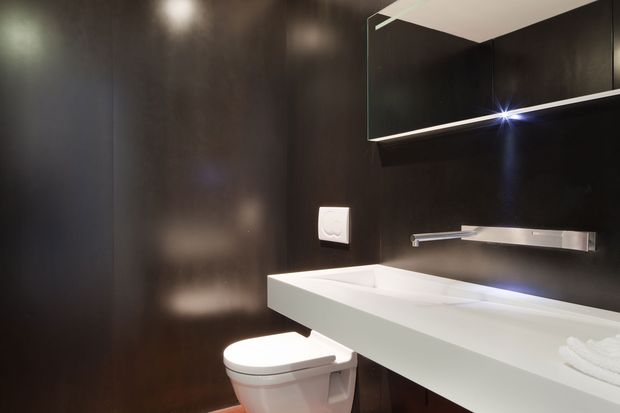 Luxury Modern Penthouse with Spaces Full of Natural Light for a Single Owner by Turett Collaborative Architects (18)