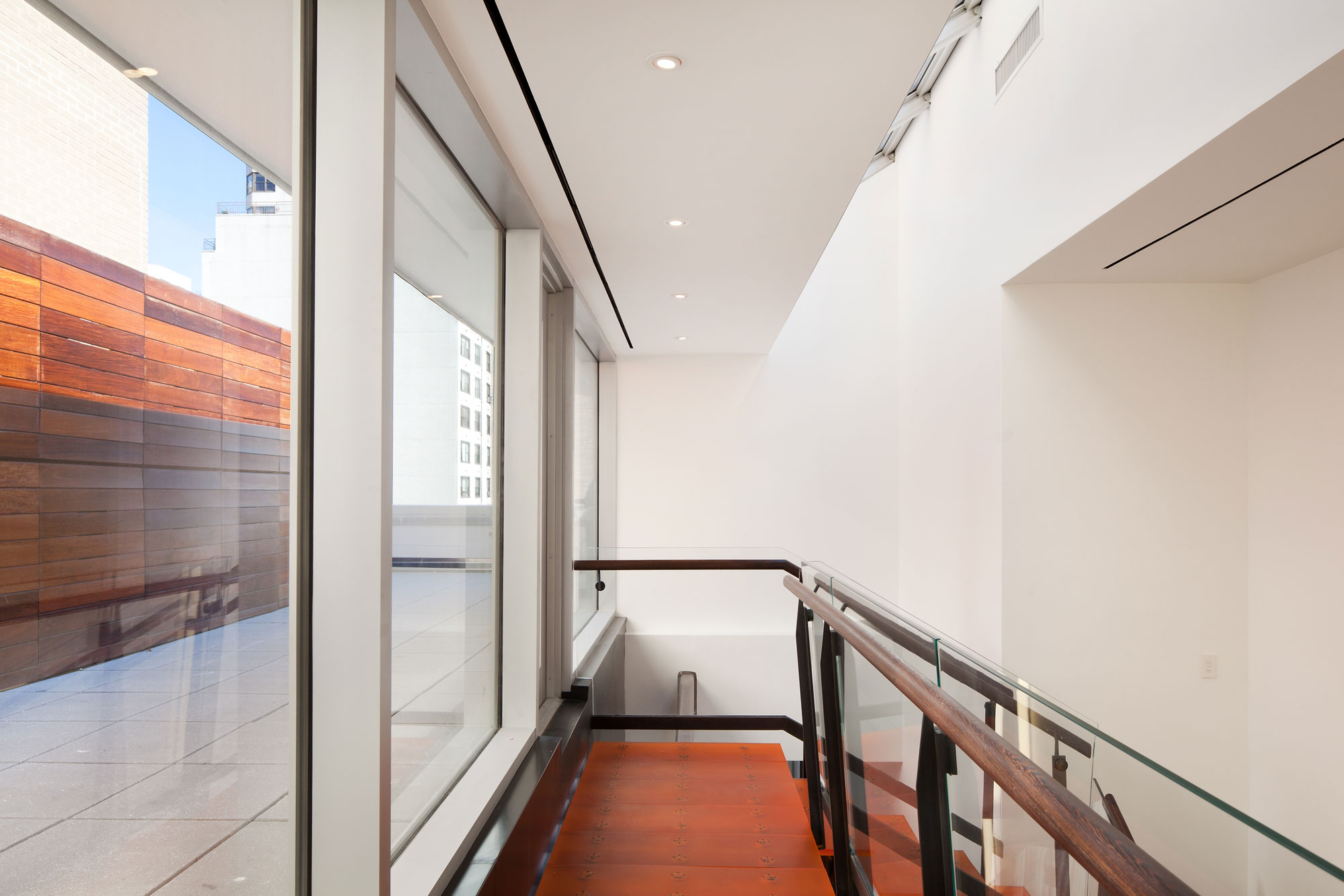 Luxury Modern Penthouse with Spaces Full of Natural Light for a Single Owner by Turett Collaborative Architects (8)