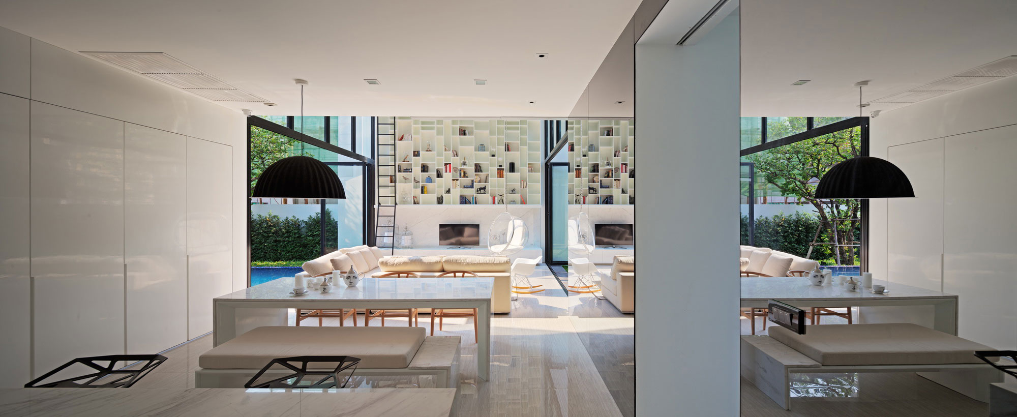 An Ultra-Modern Family Home with Spacious and Warm Interior in Bangkok by Ayutt and Associates Design (5)