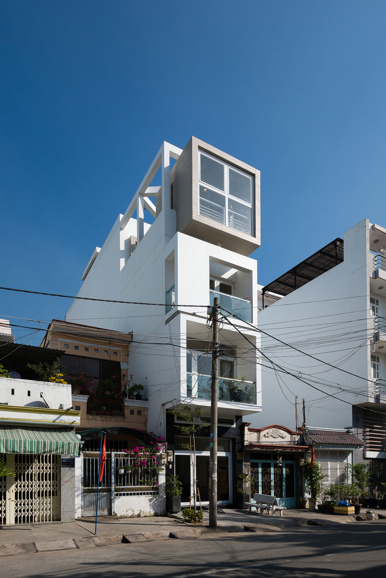 A Vibrant and Cheerful Light-Filled Home Full of Character in Ho Chi Minh by NatureArch Studio (2)