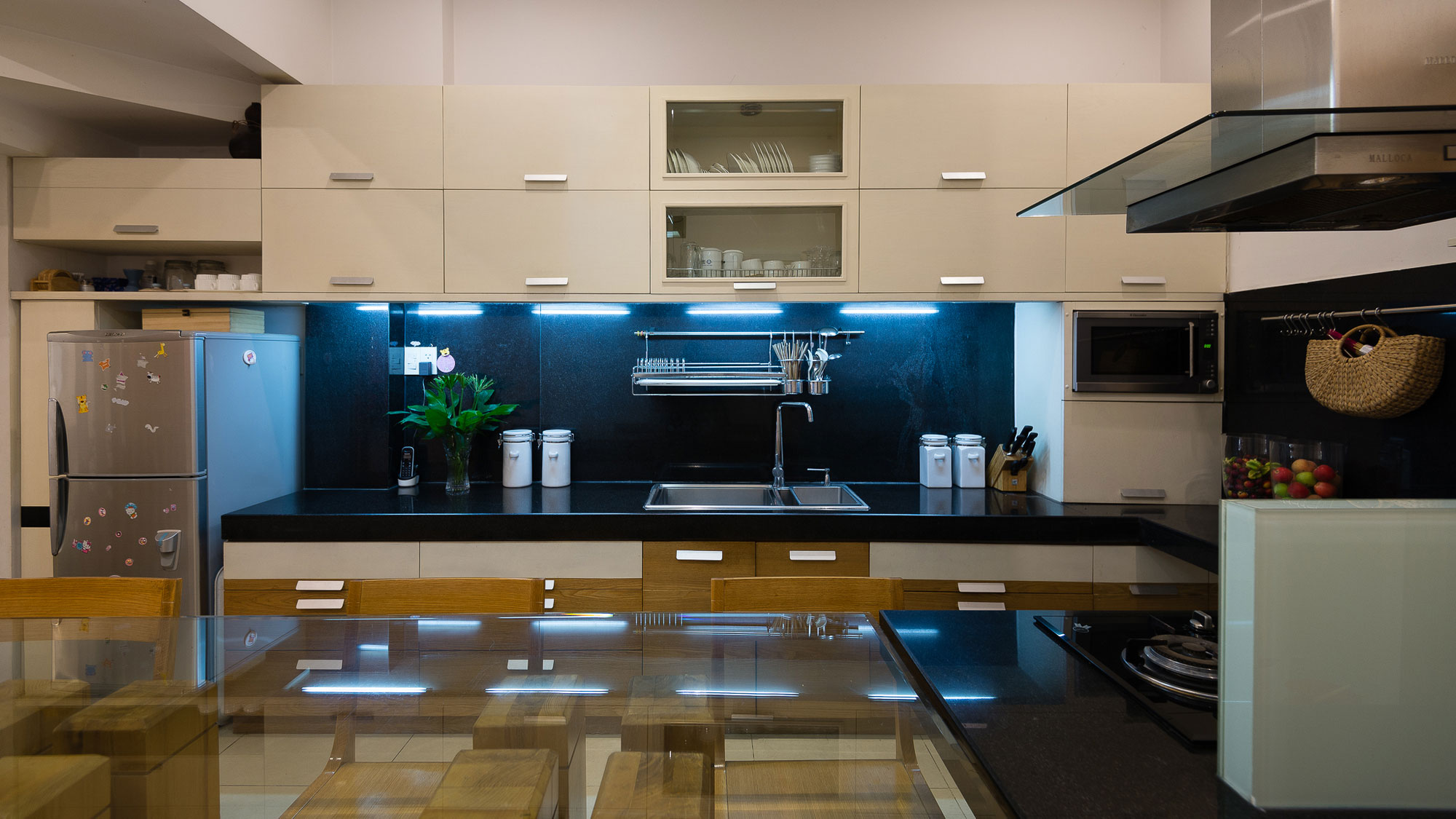 A Vibrant and Cheerful Light-Filled Home Full of Character in Ho Chi Minh by NatureArch Studio (6)