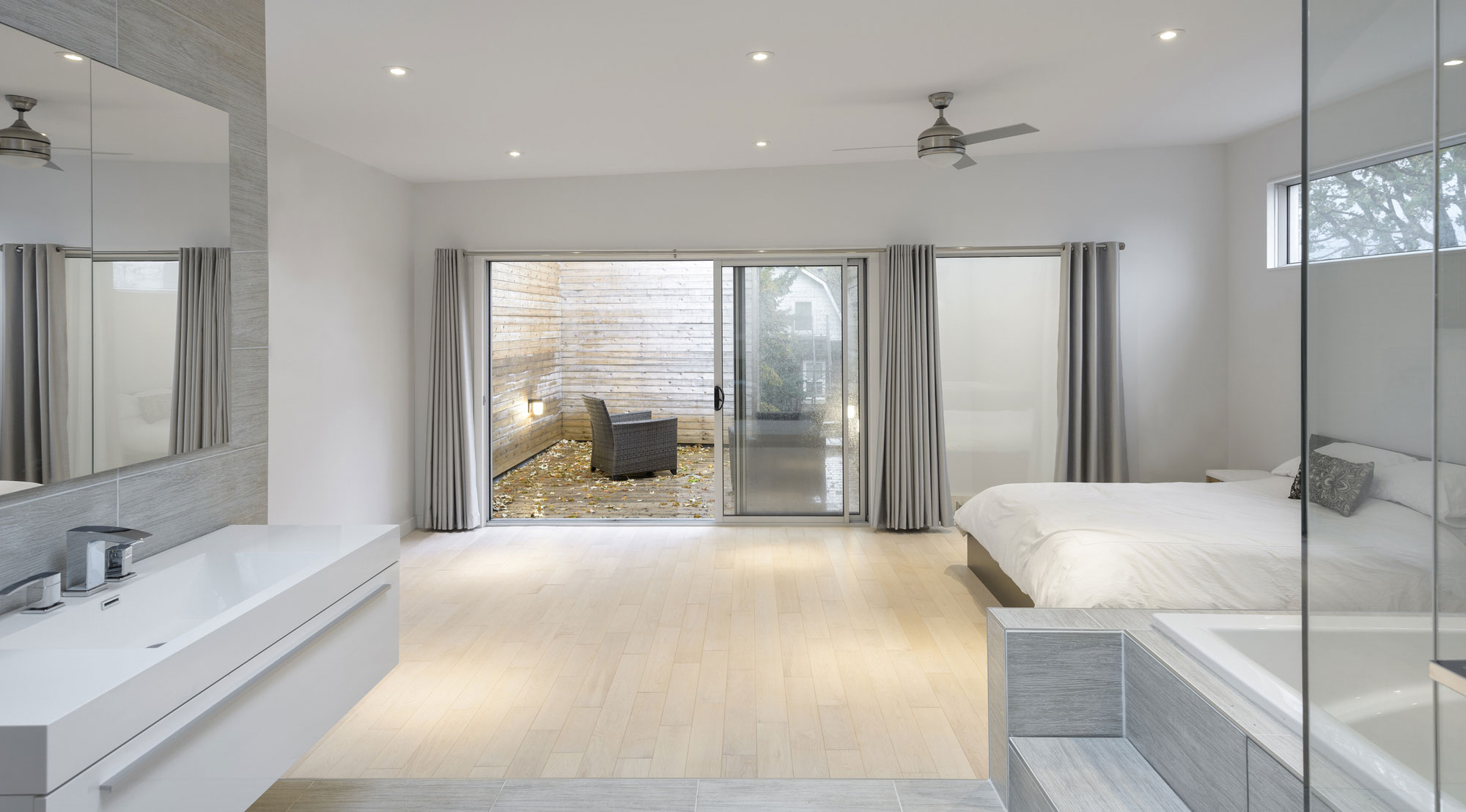 A 1890s Residence Turned into a Stylish Contemporary Home in Ottawa, Canada by Batay-Csorba Architects (17)