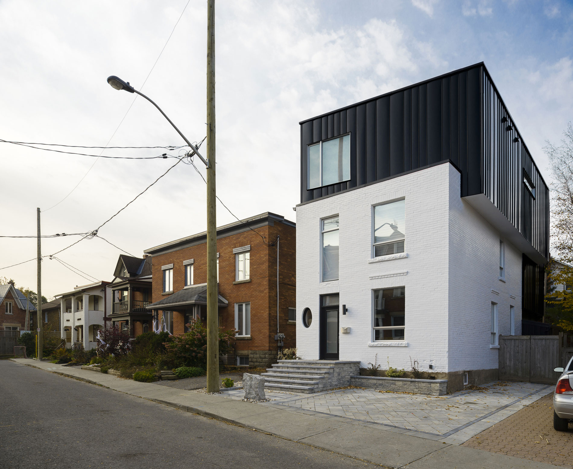 A 1890s Residence Turned into a Stylish Contemporary Home in Ottawa, Canada by Batay-Csorba Architects (4)