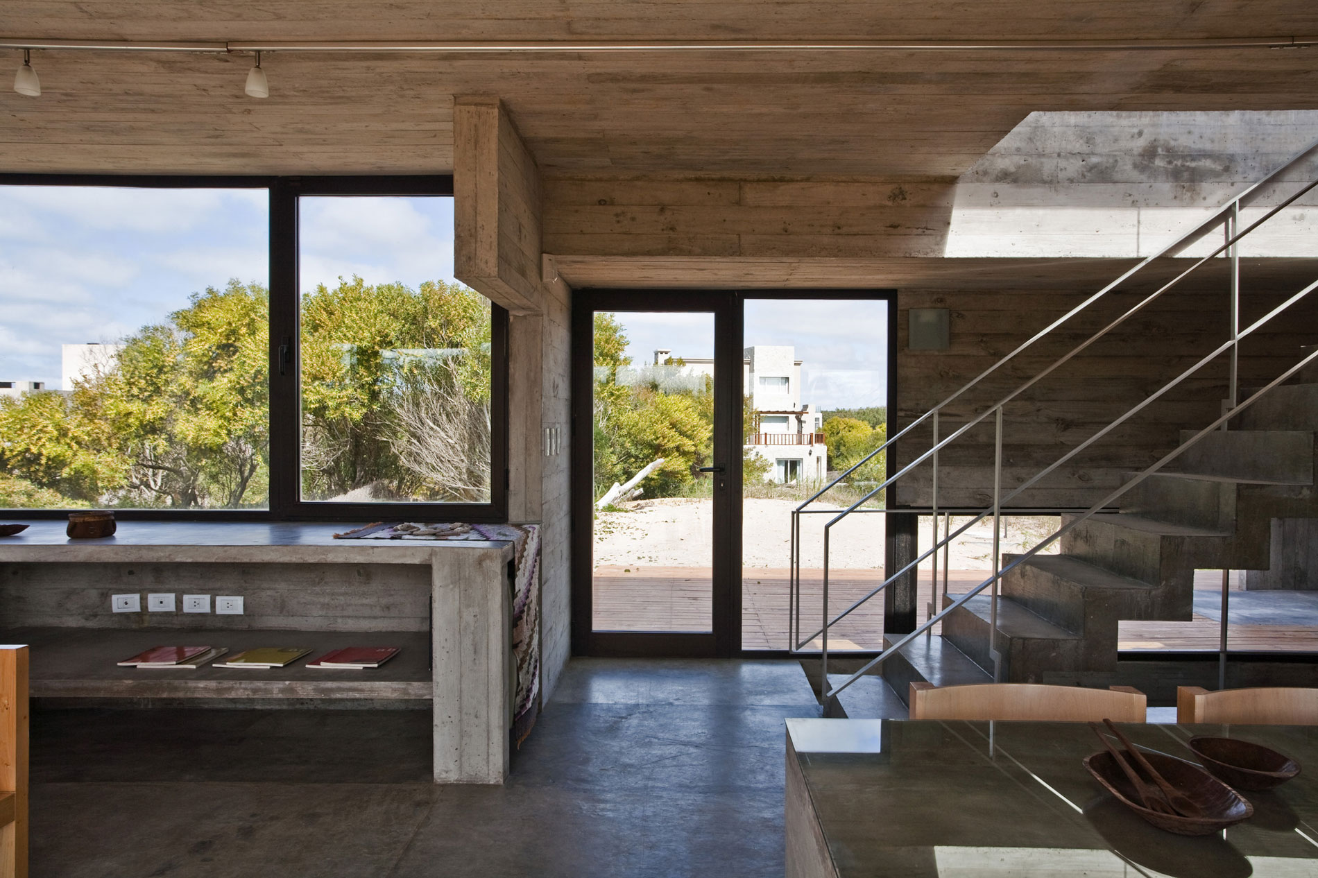 A Beautiful Concrete Home Nestled in the Beach and Forest of Villa Gesell, Argentina by BAK Architects (12)