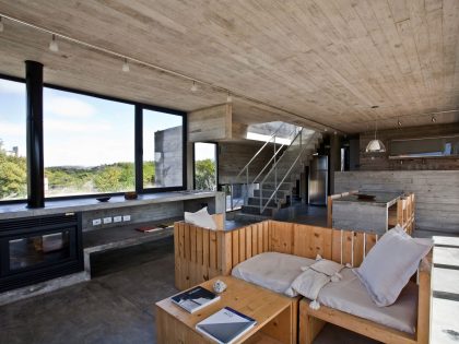 A Beautiful Concrete Home Nestled in the Beach and Forest of Villa Gesell, Argentina by BAK Architects (14)