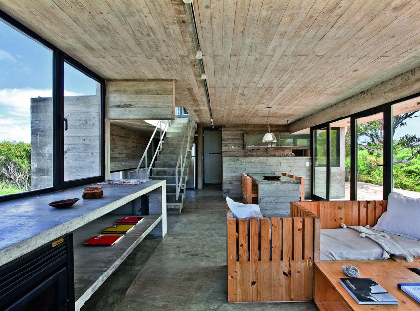 A Beautiful Concrete Home Nestled in the Beach and Forest of Villa Gesell, Argentina by BAK Architects (15)