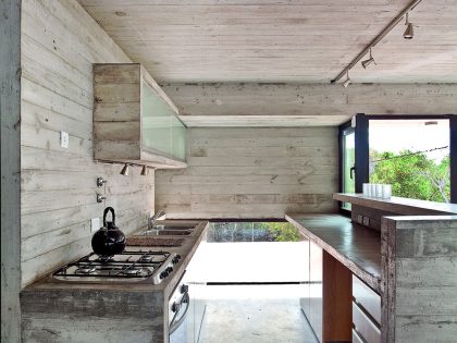 A Beautiful Concrete Home Nestled in the Beach and Forest of Villa Gesell, Argentina by BAK Architects (16)