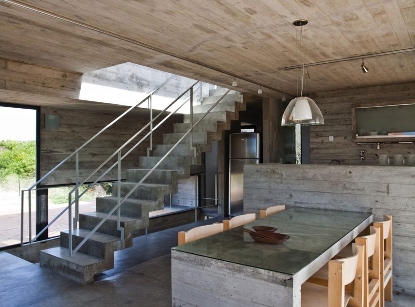 A Beautiful Concrete Home Nestled in the Beach and Forest of Villa Gesell, Argentina by BAK Architects (20)