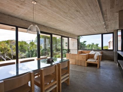 A Beautiful Concrete Home Nestled in the Beach and Forest of Villa Gesell, Argentina by BAK Architects (21)