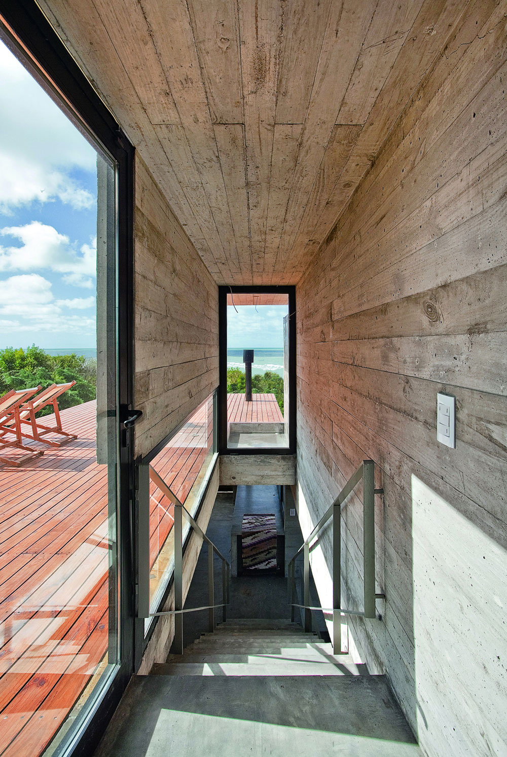 A Beautiful Concrete Home Nestled in the Beach and Forest of Villa Gesell, Argentina by BAK Architects (23)