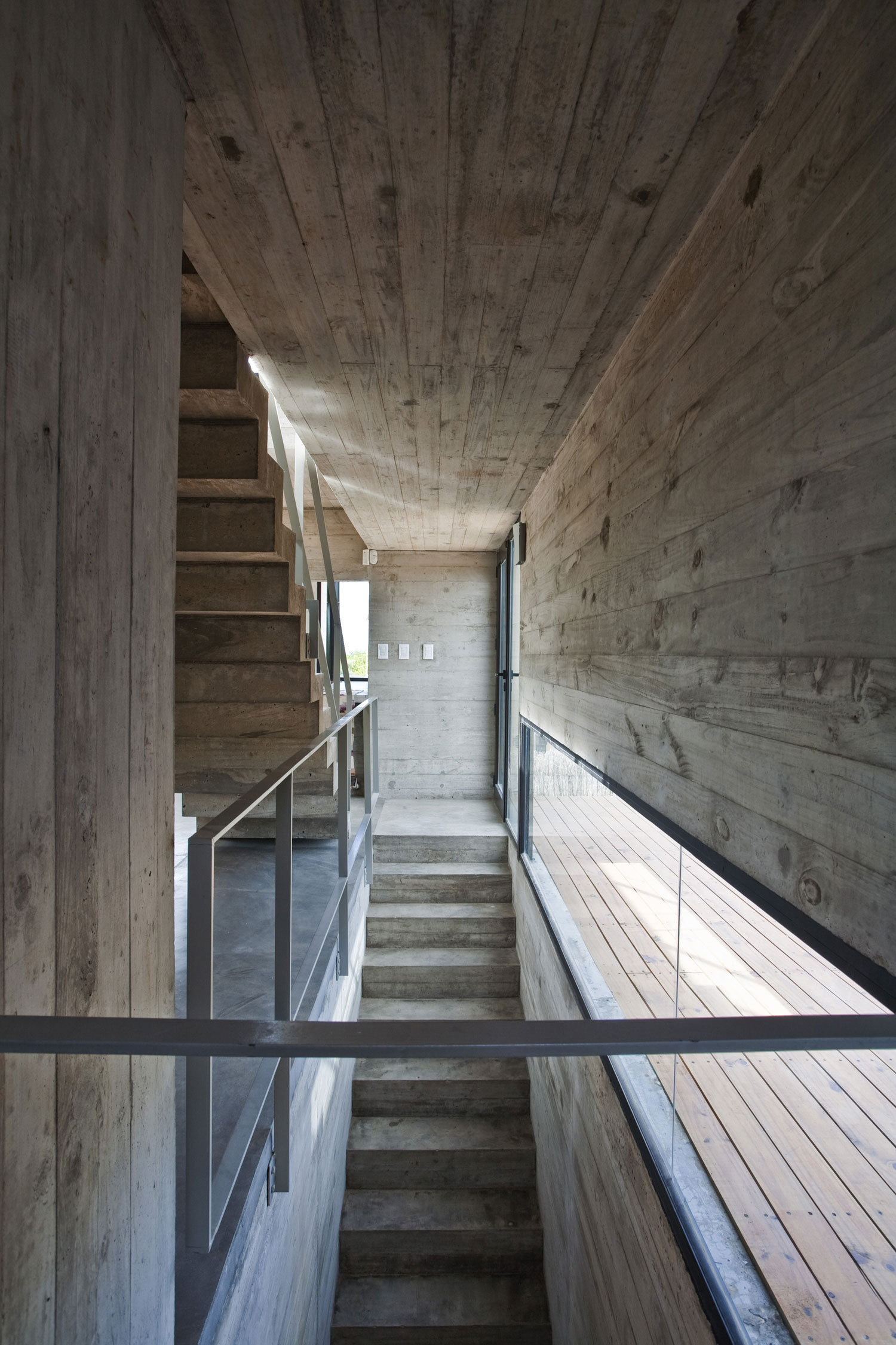 A Beautiful Concrete Home Nestled in the Beach and Forest of Villa Gesell, Argentina by BAK Architects (24)
