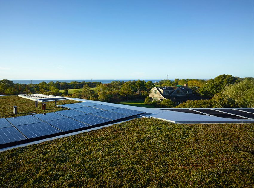 A Beautiful Contemporary Farmhouse with Luminous Interior in Massachusetts by Charles Rose Architects (12)