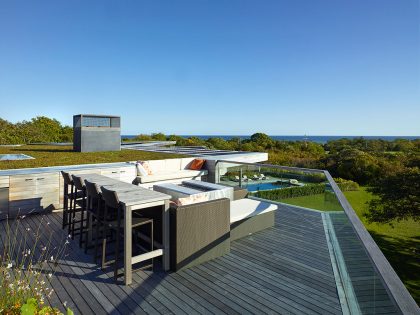 A Beautiful Contemporary Farmhouse with Luminous Interior in Massachusetts by Charles Rose Architects (13)