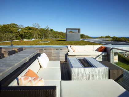 A Beautiful Contemporary Farmhouse with Luminous Interior in Massachusetts by Charles Rose Architects (14)