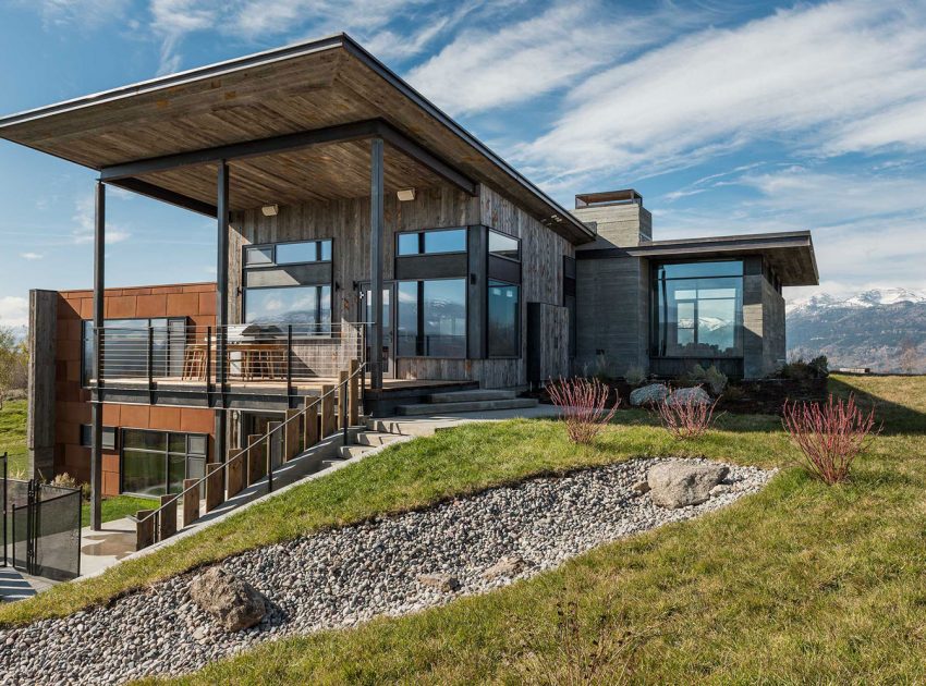 A Beautiful Contemporary Mountain Retreat Blended with Nature for a Couple in Jackson Hole, Wyoming by Pearson Design Group (1)