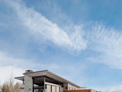 A Beautiful Contemporary Mountain Retreat Blended with Nature for a Couple in Jackson Hole, Wyoming by Pearson Design Group (2)