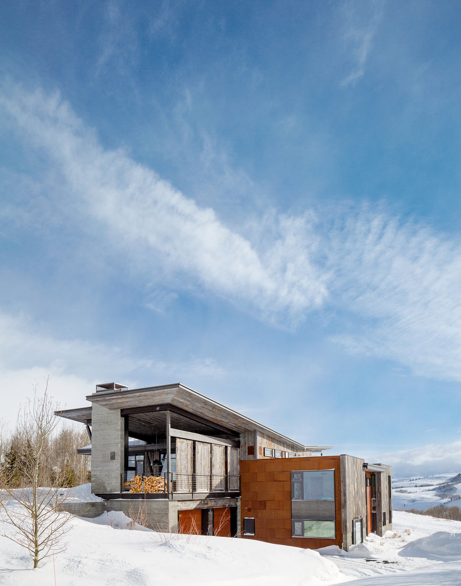A Beautiful Contemporary Mountain Retreat Blended with Nature for a Couple in Jackson Hole, Wyoming by Pearson Design Group (2)