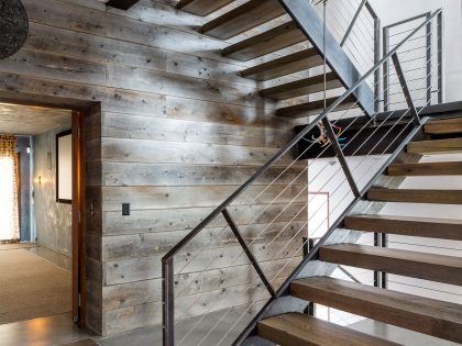 A Beautiful Contemporary Mountain Retreat Blended with Nature for a Couple in Jackson Hole, Wyoming by Pearson Design Group (21)