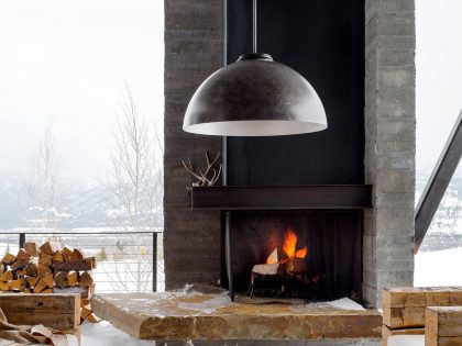 A Beautiful Contemporary Mountain Retreat Blended with Nature for a Couple in Jackson Hole, Wyoming by Pearson Design Group (8)