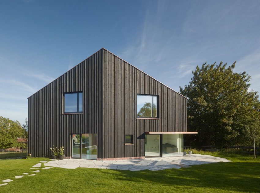A Beautiful Modern Home Surrounded by Large Gardens in Denklingen, Germany by SoHo Architects (1)