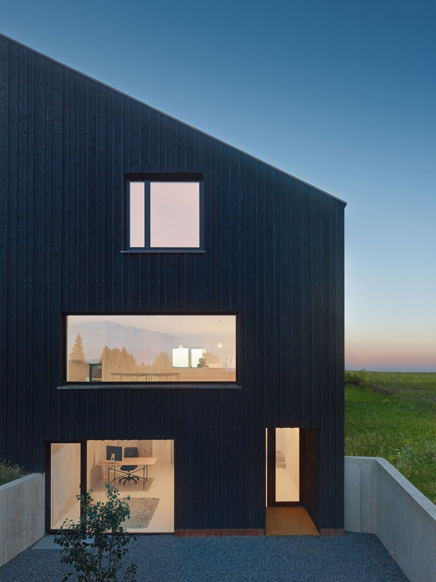 A Beautiful Modern Home Surrounded by Large Gardens in Denklingen, Germany by SoHo Architects (17)