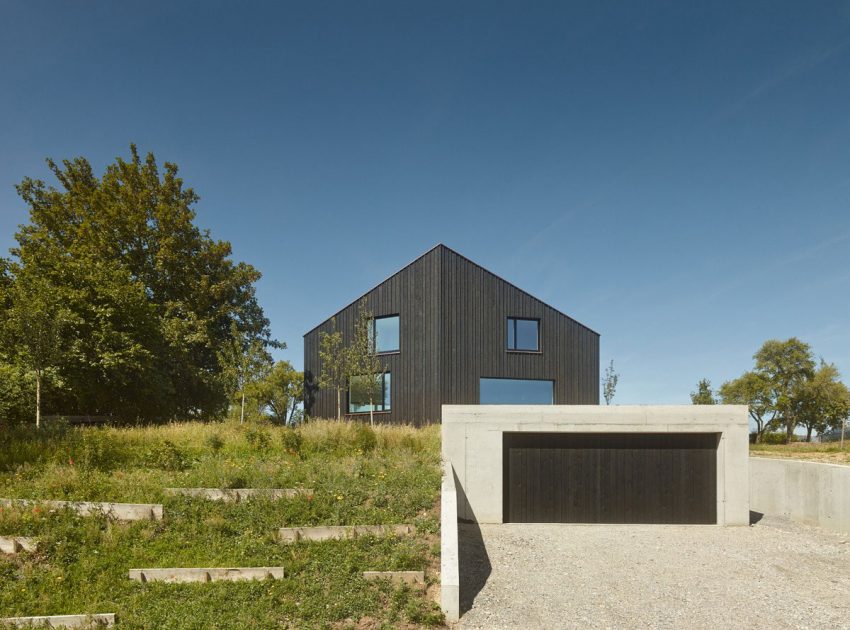 A Beautiful Modern Home Surrounded by Large Gardens in Denklingen, Germany by SoHo Architects (4)