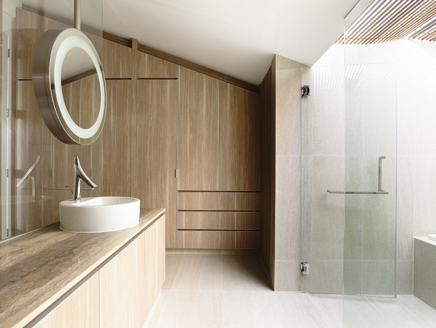 A Beautiful Modern House Made of Concrete Boxes and Timber Elements in Singapore by Hyla Architects (15)