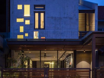 A Beautiful Modern House Made of Concrete Boxes and Timber Elements in Singapore by Hyla Architects (32)