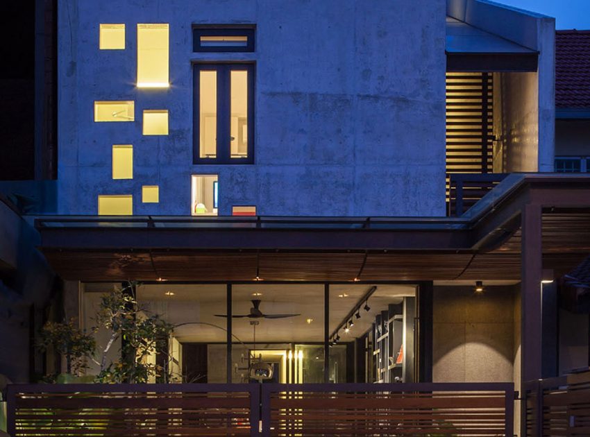 A Beautiful Modern House Made of Concrete Boxes and Timber Elements in Singapore by Hyla Architects (32)